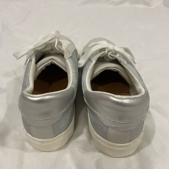 Universal Thread gray Britten classic sneakers with silver accents size … - Picture 4 of 9
